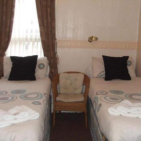 Fern Villa Hotel - Albert Road Блэкпул Экстерьер фото
